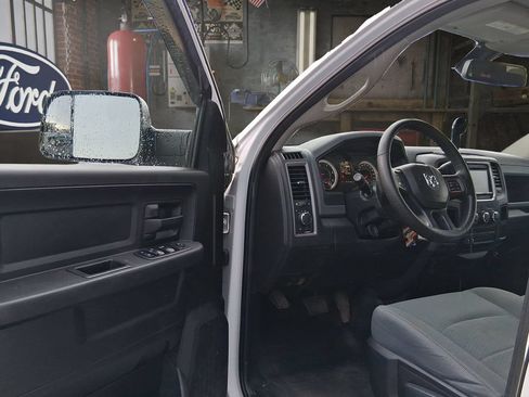 Used 2017 RAM 2500 Tradesman w/ Chrome Appearance Group RWD image 13