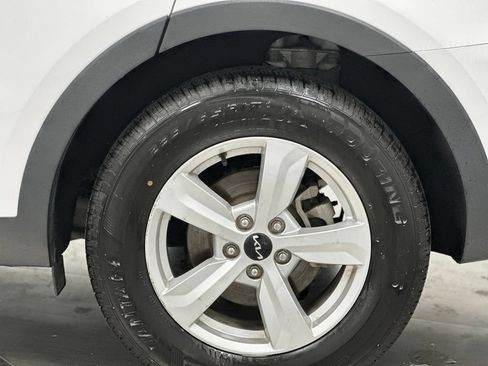 Used 2023 Kia Sorento LX FWD image 25