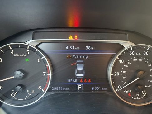 Used 2025 Nissan Altima 2.5 SV image 30