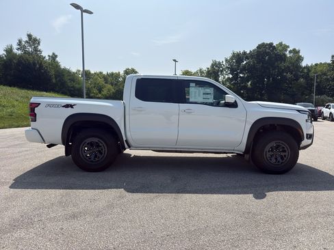 New 2026 Nissan Frontier PRO-4X w/ Pro Premium Package AWD/4WD image 4