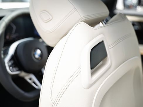 Used 2025 BMW 230i Coupe image 25