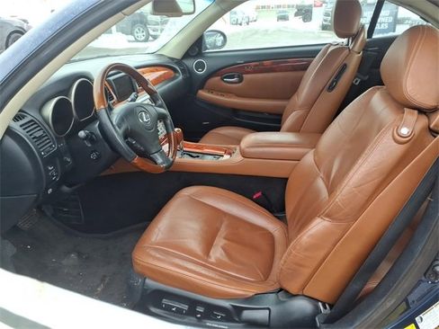 Used 2004 Lexus SC 430 Convertible image 9