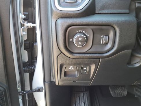 New 2026 RAM 1500 Big Horn AWD/4WD image 17