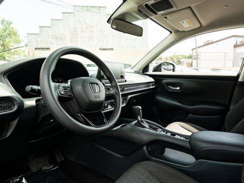 Used 2025 Honda HR-V LX image 26