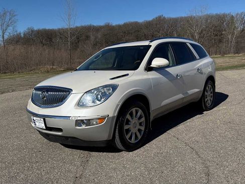 Used 2011 Buick Enclave CXL image 1