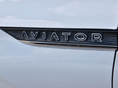 Used 2025 Lincoln Aviator Black Label AWD/4WD image 11