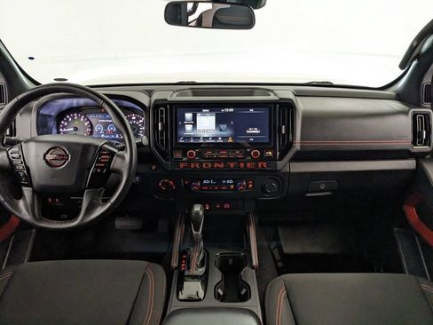 Used 2025 Nissan Frontier PRO-4X AWD/4WD image 8