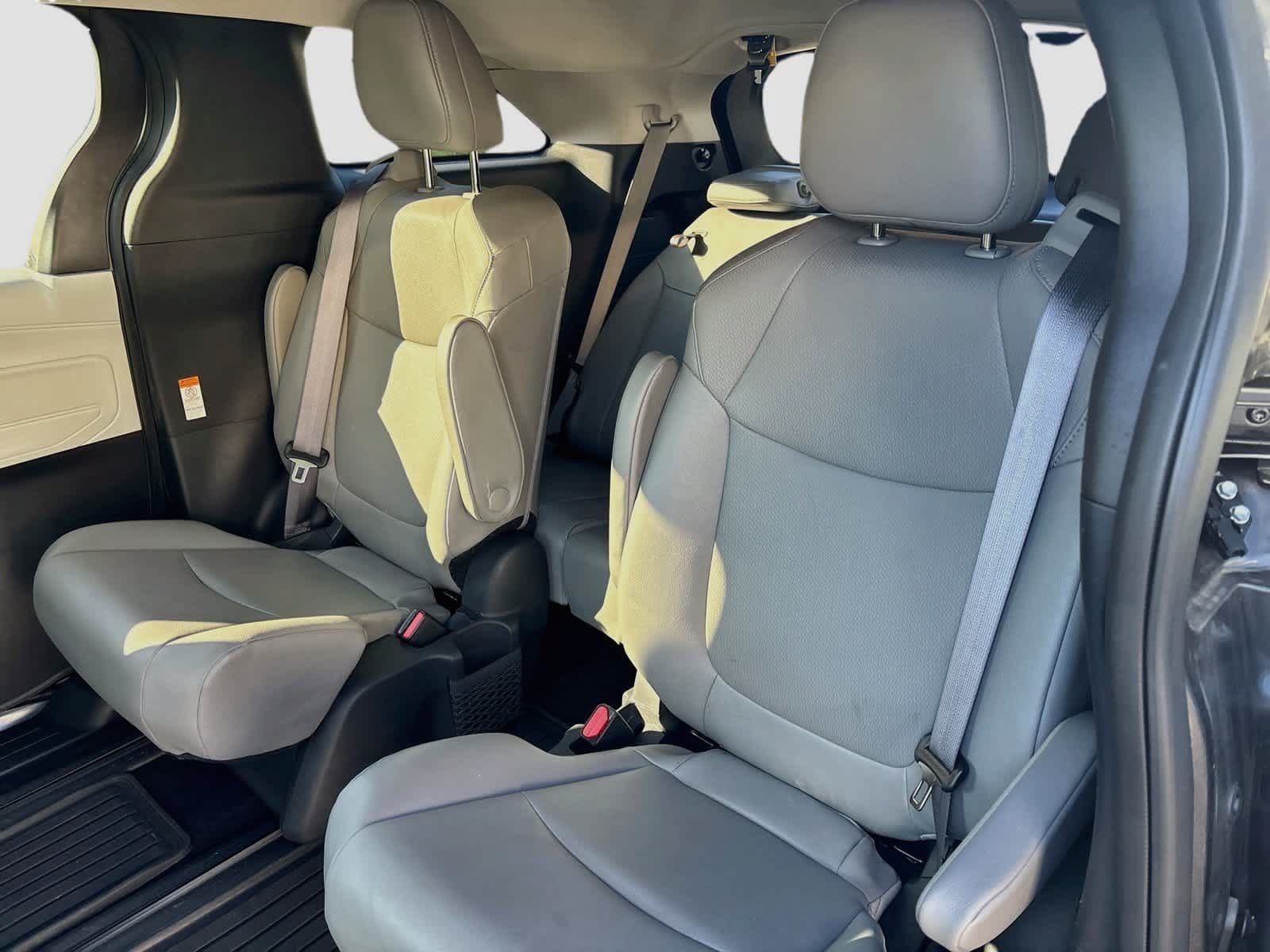 Used 2025 Toyota Sienna XLE AWD/4WD image 23