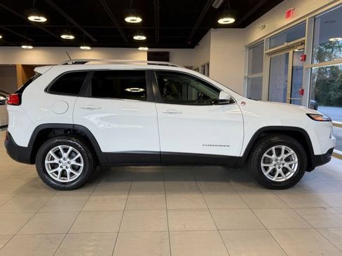 Used 2015 Jeep Cherokee Latitude w/ Comfort/Convenience Group AWD/4WD image 15