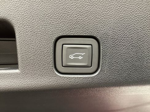 Used 2026 Chevrolet Traverse Z71 w/ Enhanced Driving Package AWD/4WD image 17