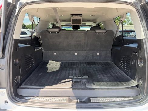 Used 2019 Cadillac Escalade ESV Premium Luxury AWD/4WD image 26