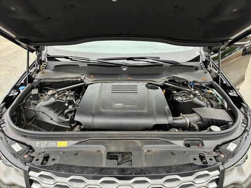 Used 2025 Land Rover Discovery S AWD/4WD image 16