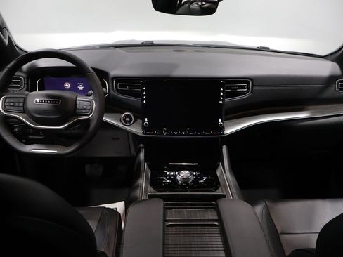 Used 2024 Jeep Wagoneer L Series III w/ Flexible Seating Group image 16