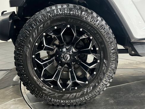 Used 2021 Jeep Wrangler Unlimited Sahara AWD/4WD image 22