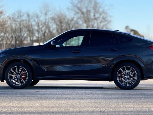 New 2026 BMW X6 xDrive40i w/ Climate Comfort Package image 3