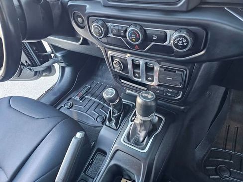 Used 2020 Jeep Wrangler Sport image 24
