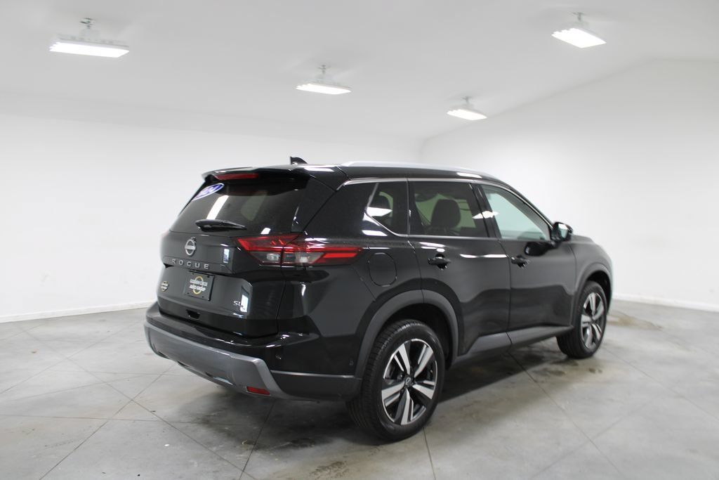 Used 2024 Nissan Rogue SL FWD image 9
