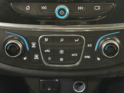 Used 2023 Chevrolet Traverse LT w/ LPO, Floor Liner Package image 19