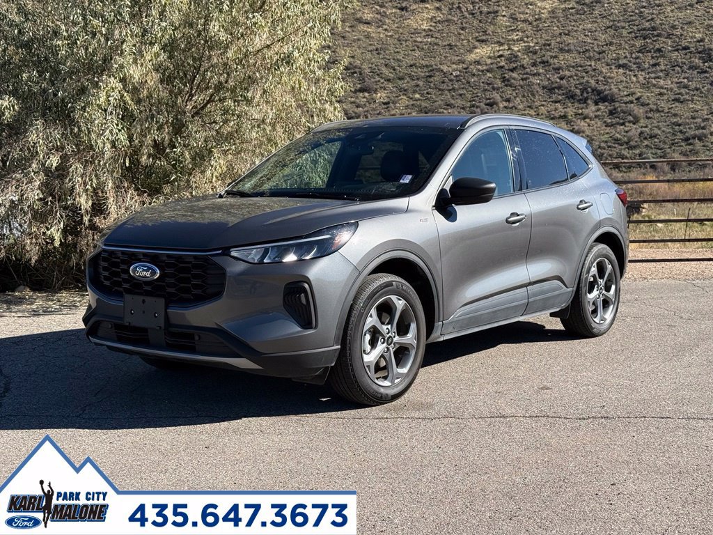 Used 2025 Ford Escape ST-Line AWD/4WD image 1