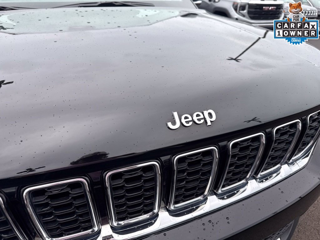 Used 2023 Jeep Grand Cherokee Limited AWD/4WD image 11
