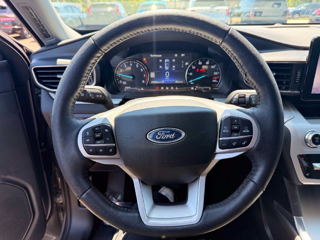 Used 2024 Ford Explorer XLT w/ Equipment Group 202A AWD/4WD image 23