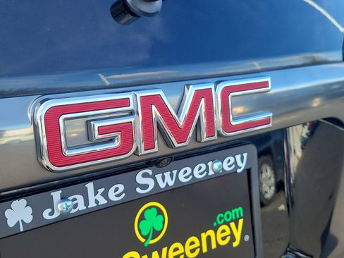 Used 2017 GMC Acadia SLT w/ LPO, Black Accent Package image 7