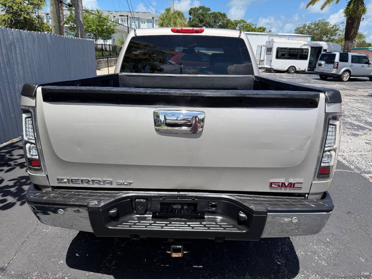 Used 2009 GMC Sierra 1500 SLT w/ Suspension Package, Off-Road AWD/4WD image 13