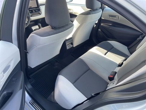 Used 2025 Toyota Corolla LE image 10