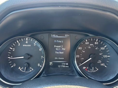 Used 2017 Nissan Rogue SL w/ SL Premium Package FWD image 19
