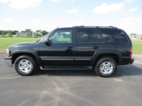 Used 2004 Chevrolet Tahoe LT w/ LT Preferred Equipment Group RWD image 3