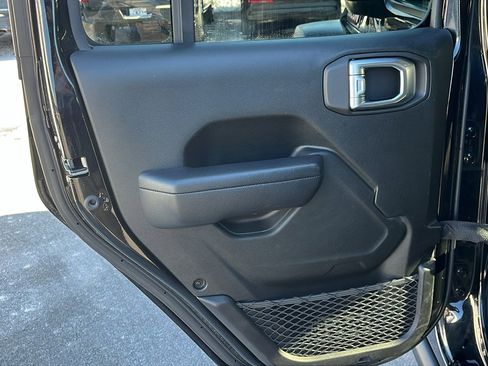 Used 2024 Jeep Wrangler Unlimited Rubicon image 17