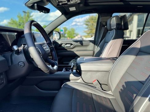 Used 2026 GMC Yukon AT4 Ultimate AWD/4WD image 15