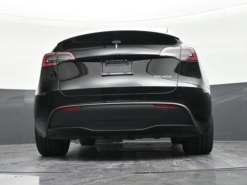 Used 2022 Tesla Model Y Performance AWD/4WD image 22