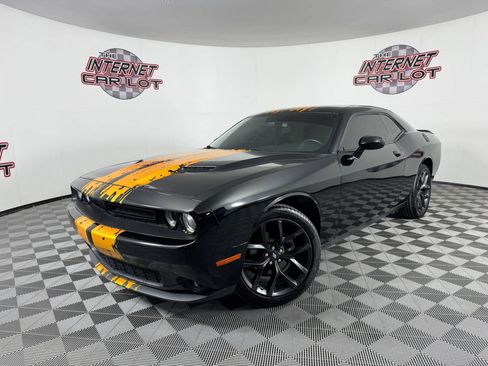 Used 2022 Dodge Challenger SXT w/ Blacktop Package RWD image 1