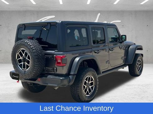 Used 2025 Jeep Wrangler Unlimited Rubicon AWD/4WD image 16