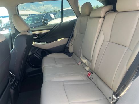 Used 2022 Subaru Outback Limited AWD/4WD image 12