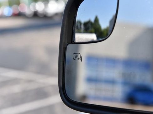 Used 2018 Ford Explorer XLT FWD image 9