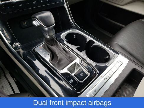 Used 2022 Kia Carnival EX image 26