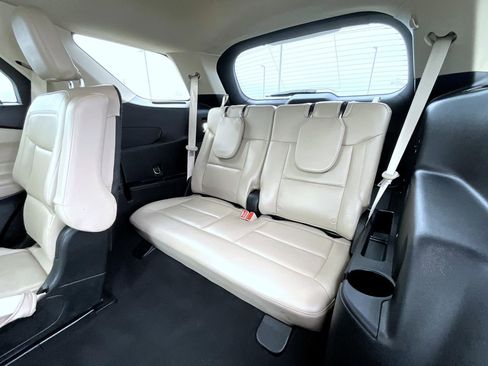 Used 2022 Ford Explorer XLT w/ Equipment Group 202A image 22