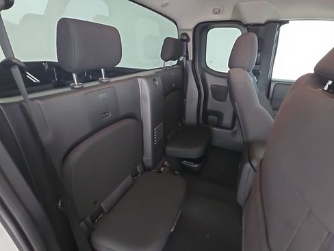 Used 2024 Nissan Frontier S AWD/4WD image 30