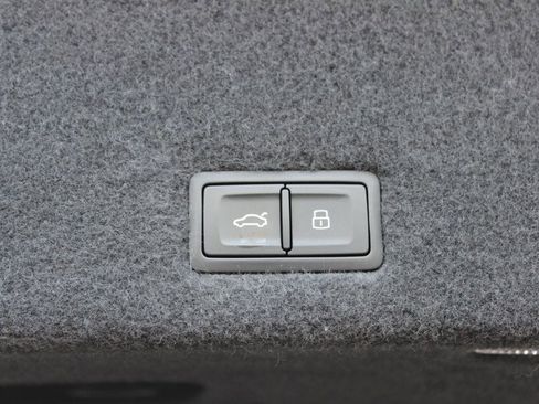 Used 2019 Lamborghini Urus AWD image 37