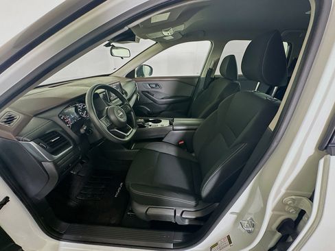 Used 2023 Nissan Rogue S image 13