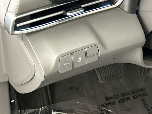 Used 2024 Hyundai Elantra SEL image 13