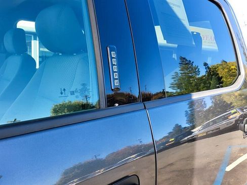 Used 2020 Ford F150 XLT image 23