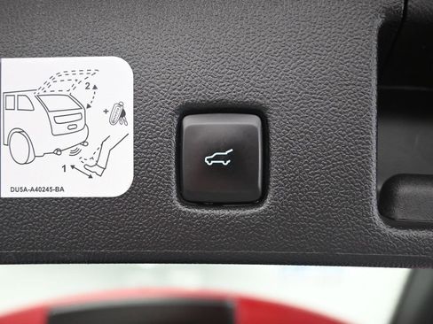 Used 2020 Ford Escape SEL image 34