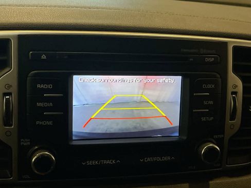 Used 2017 Kia Sportage LX image 17