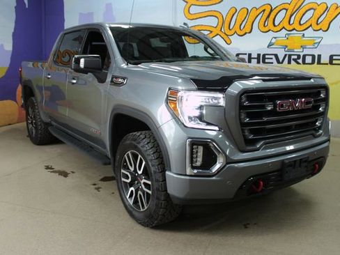 Used 2022 GMC Sierra 1500 AT4 w/ AT4 Premium Package AWD/4WD image 4