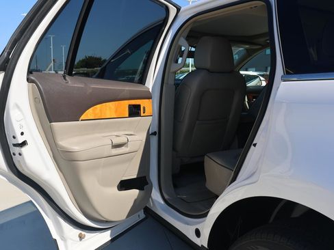 Used 2015 Lincoln MKX FWD w/ Equipment Group 102A image 23