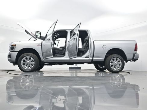 New 2026 RAM 2500 Laramie AWD/4WD image 48