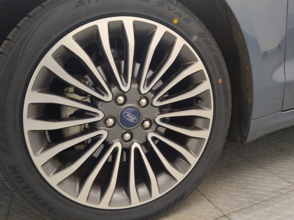 Used 2018 Ford Fusion SE w/ Fusion SE Technology Package FWD image 31